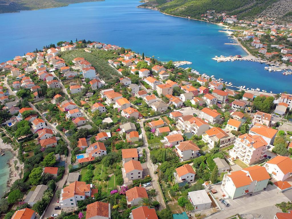 Apartments Kairos Seget Vranjica Buitenkant foto