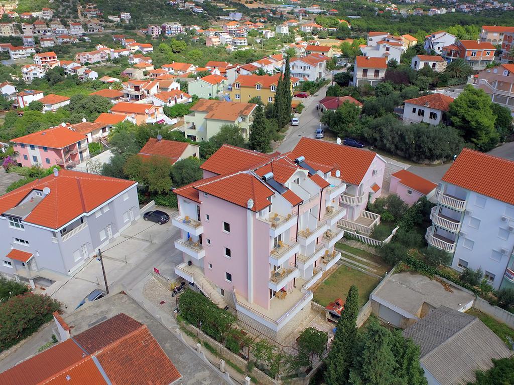 Apartments Kairos Seget Vranjica Kamer foto