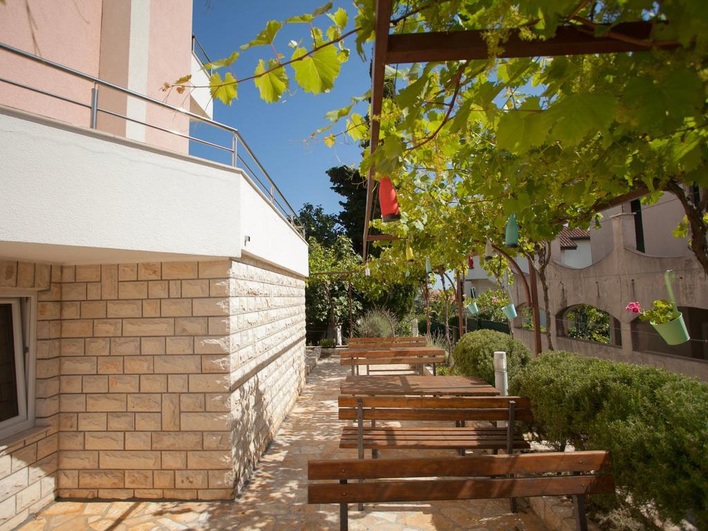 Apartments Kairos Seget Vranjica Buitenkant foto